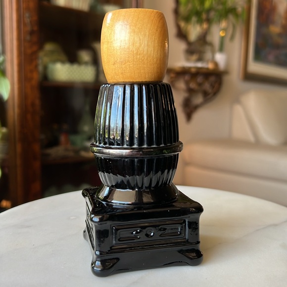 Vintage 1970 Avon Pot Belly Stove Bravo After Shave Black Glass Decanter Bottle - Picture 4 of 9